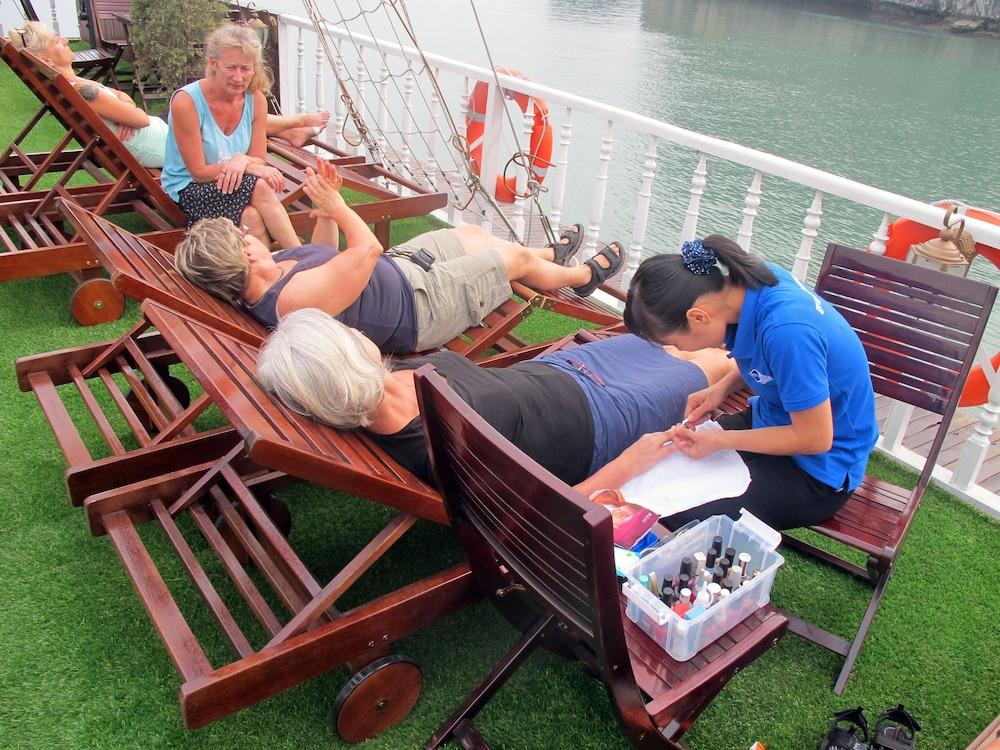 Hotel Gray Line Halong Cruise Hạ Long Exterior foto