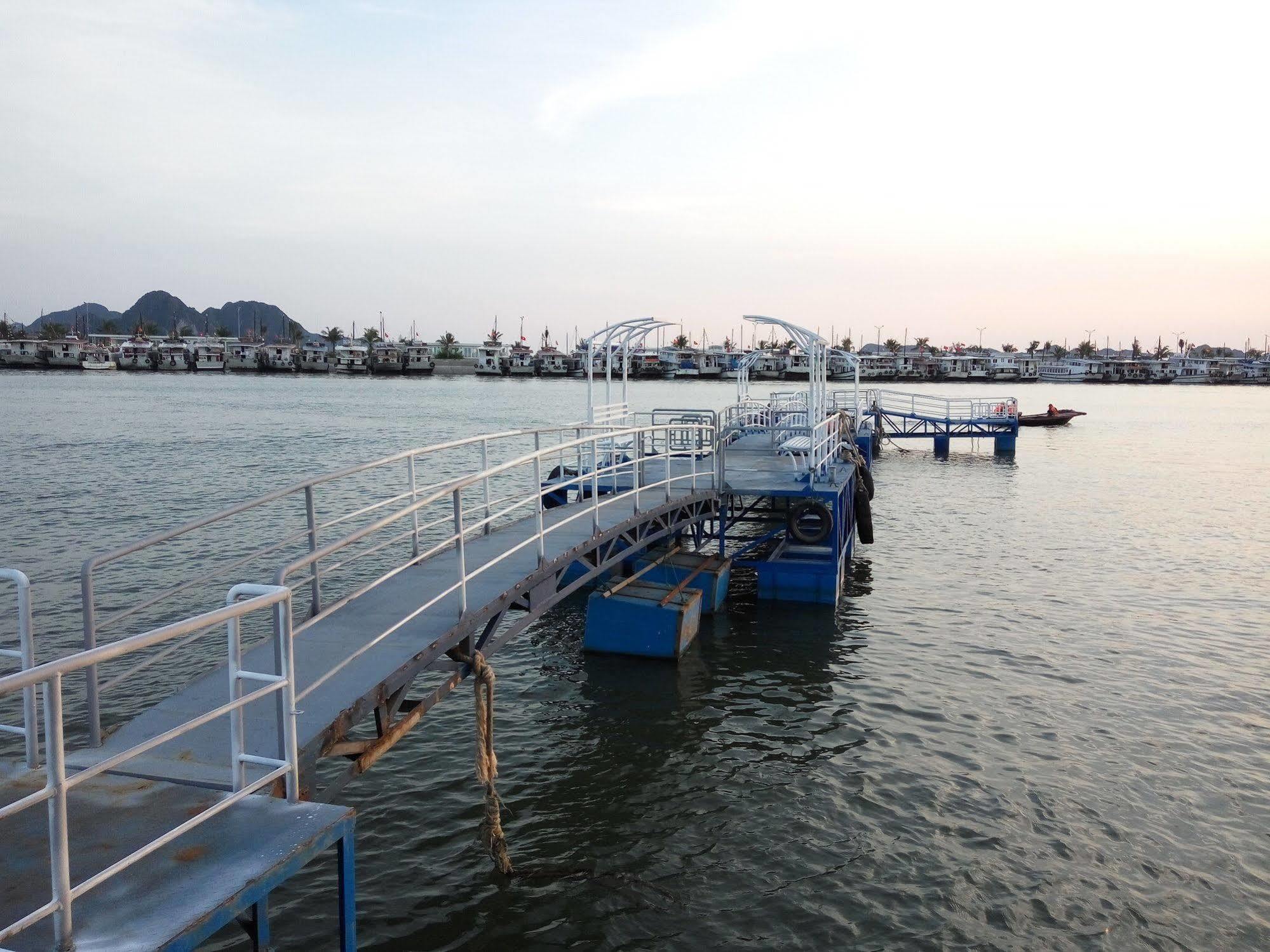 Hotel Gray Line Halong Cruise Hạ Long Exterior foto